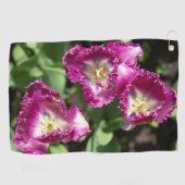 庭にかわいい紫のチューリップ ゴルフタオル (横)