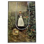 庭にバスケットをした野菜の少女 ミディアムペーパーバッグ (裏面)