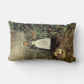 庭にバスケットをした野菜の少女 ランバークッション (裏面)