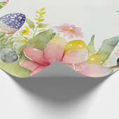 庭に卵を色彩の鮮やか持つイースターバニー ラッピングペーパー (角)
