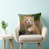庭に可愛い生姜の子猫 クッション (椅子)