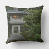 庭に灯り灯日本の灯 クッション (裏面)