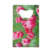 庭のかわいい緋色のチューリップ クレジットカード栓抜き (裏面)