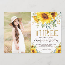 庭のヒマワリの緑の草木の第3誕生日の写真 招待状