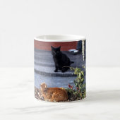 庭の二匹の猫 コーヒーマグカップ (中央)