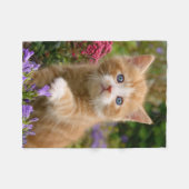 . .庭の写真にカワイトショウガの猫を描くソフト フリースブランケット (正面(横))