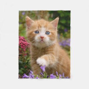 . .庭の写真にカワイトショウガの猫を描くソフト フリースブランケット
