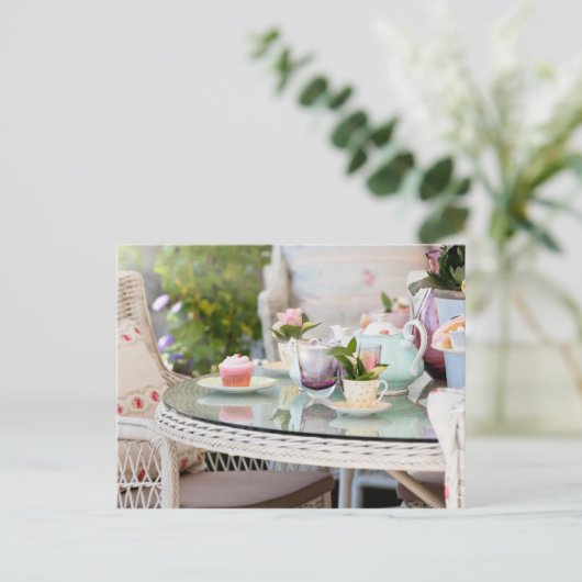 庭の午後のお茶とケーキ ポストカード (スタンド正面)