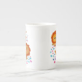 庭の可愛い漫画のライオンの骨の中国マグカップ ボーンチャイナマグカップ (正面)