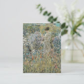 庭の女性 – Frederick Carl Frieseke ポストカード (スタンド正面)