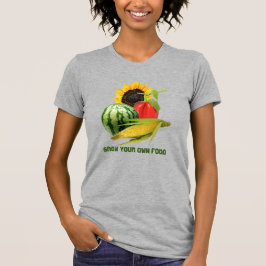 庭の少女が育てる食べ物 / 野菜 果物  Tシャツ