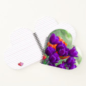 庭の晴れた日に濃い紫のチューリップ ノートブック (内部)