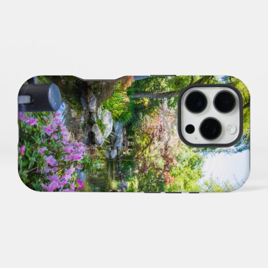 庭の美しい春の風景 iPhoneケース (裏面横)