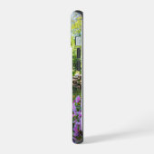 庭の美しい春の風景 iPhone 15ケース (左側面)