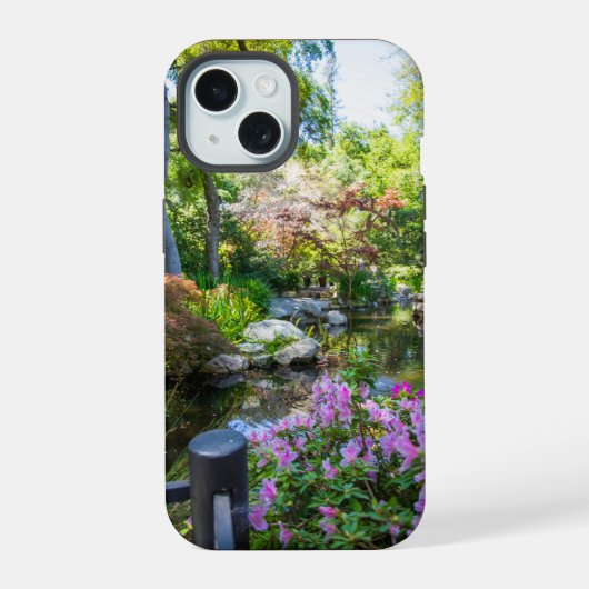 庭の美しい春の風景 iPhone 15ケース (裏面)