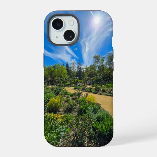 庭の美しい春の風景 iPhone 15ケース (裏面)
