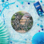 庭の自転車とバスケット ペーパープレート (パーティー)