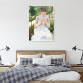 庭の若い女性の裁縫, c.1880-82 キャンバスプリント (インサイチュ (寝室))