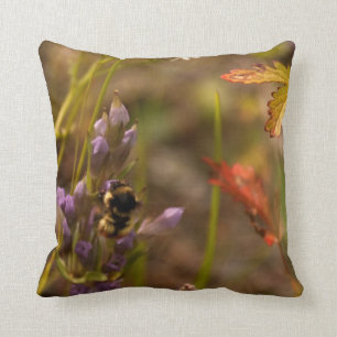 庭の蜜蜂; 文字無し クッション
