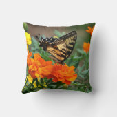 庭の蝶 クッション (裏面)