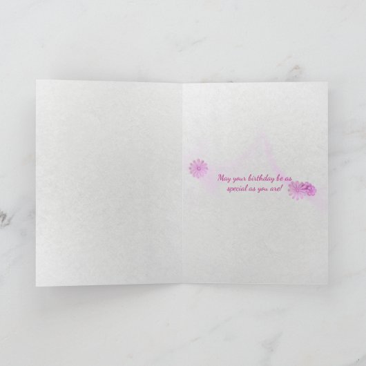 庭の誕生日のGoldendoodle犬 カード (内部)