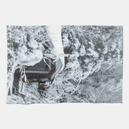 庭の雪で覆われたコテージ キッチンタオル