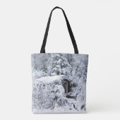 庭の雪で覆われたコテージ トートバッグ (裏面)