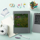庭の黄色と紫の花 シール (iPadカバー)