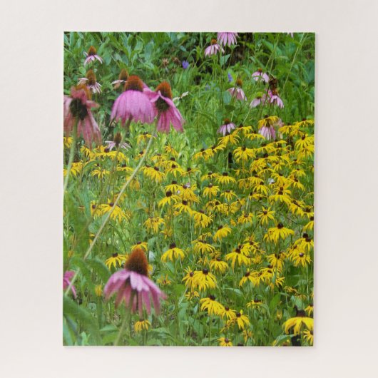庭の黄色と紫の花 ジグソーパズル (縦)