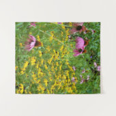 庭の黄色と紫の花 タペストリー (正面(横))