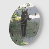 庭の黒猫 ラージ壁時計 (傾斜)