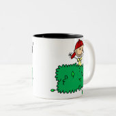 庭仕事のマグをしている男の子 ツートーンマグカップ (正面右)