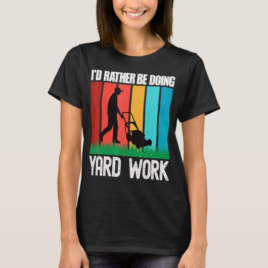 庭仕事やガーデニング中 5 Tシャツ (正面)