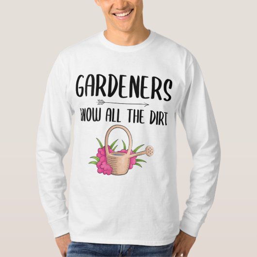 庭師は土の庭を知っおもしろいている Tシャツ (正面)
