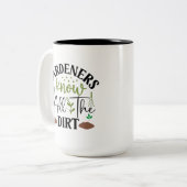 庭師は土をすべて知っている ツートーンマグカップ (正面左)