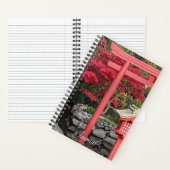 庭日本のの構造と赤いカエデ葉の ノートブック (内側)