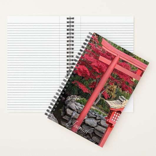 庭日本のの構造と赤いカエデ葉の ノートブック (内側)