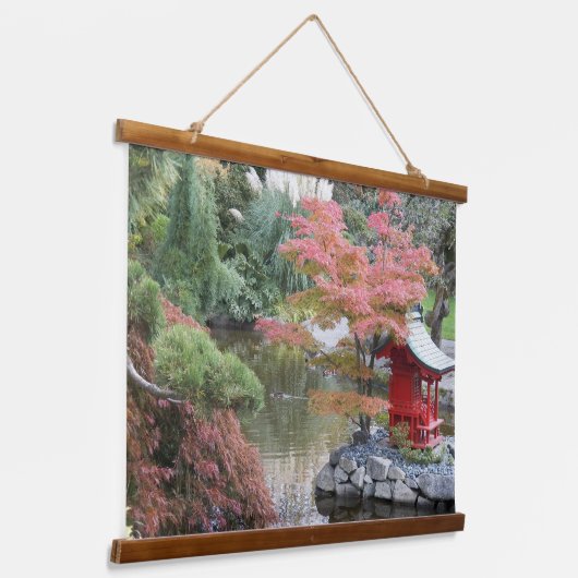 庭日本の池の風景 吊り下げ型タペストリー (傾斜あり)