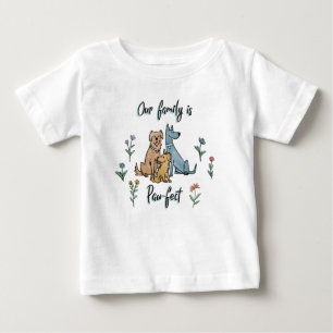 庭IV の犬は私達の家族足fectです ベビーTシャツ