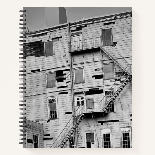 廃墟となった古い工場の建物の写真 ノートブック (正面)
