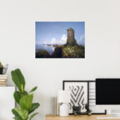 廃墟となった塔のある海岸の風景 ポスター (ホームオフィス)