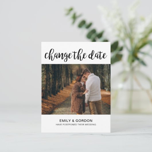 延期されたお知ら結婚せの変更 インビテーションポストカード (スタンド正面)