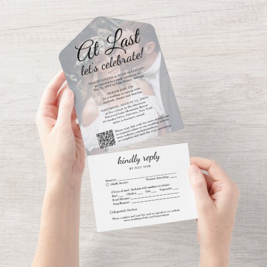 延期された結婚披露宴のＱＲコードがついに最後の写真 オールインワン招待状 (貼ってはがせる)