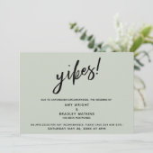 延期結婚さユーモアのあるれた！セージグリーンカード 招待状 (スタンド正面)