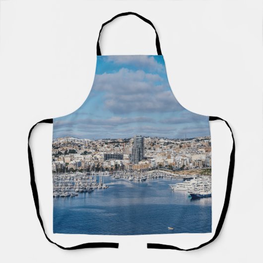 建物と船モダン付きスリマ港 エプロン (正面)