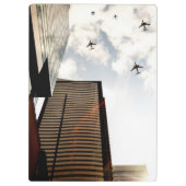 建物に飛ぶ飛行機 クリップボード (裏面)