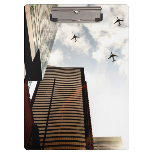 建物に飛ぶ飛行機 クリップボード (正面)
