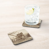 建物の間にの作動中蒸気クレーン コースター (右側)