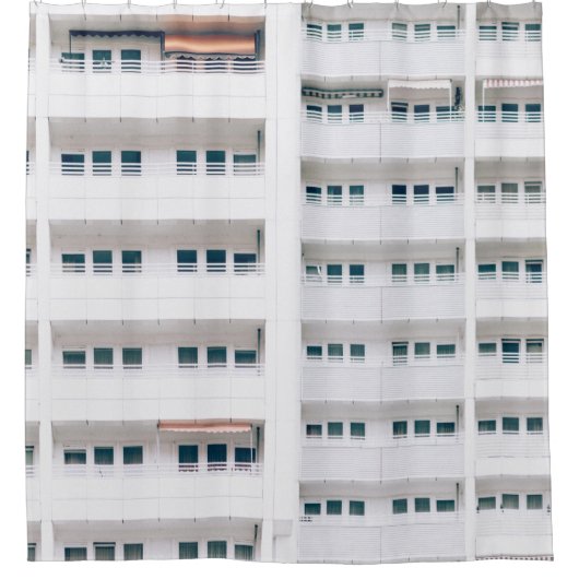 建物窓の風景写真 シャワーカーテン (正面)