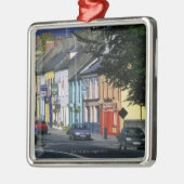 建物、Adareの前に駐車される車 メタルオーナメント (左)